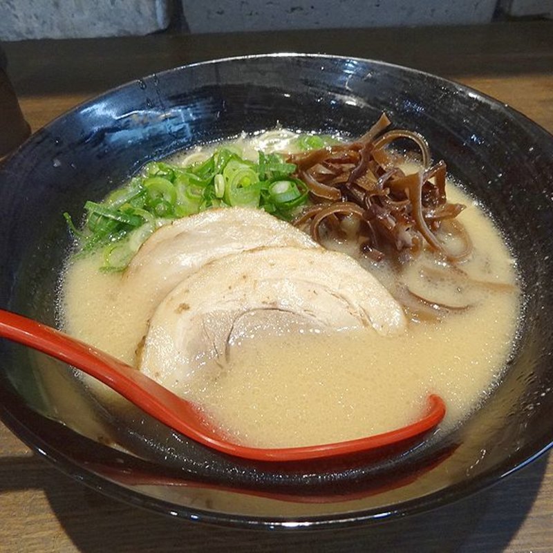 豚骨らーめん(大阪城 豚骨らーめん 秀侍 （ひでざむらい）)