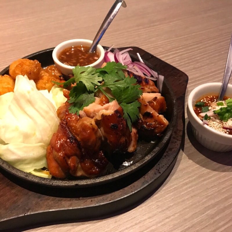 CONROWローストチキン(タイ料理 コンロウ 恵比寿)