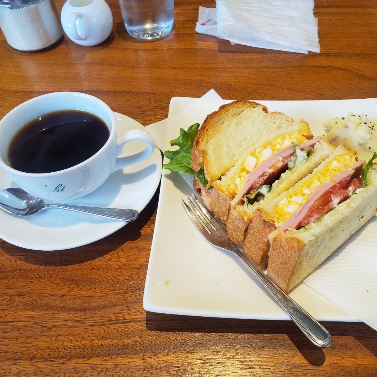 江坂駅周辺で食べられるおすすめのサンドイッチ7選 Sarah サラ