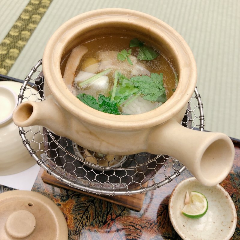 松茸土瓶蒸し(湯田温泉ユウベルホテル松政)