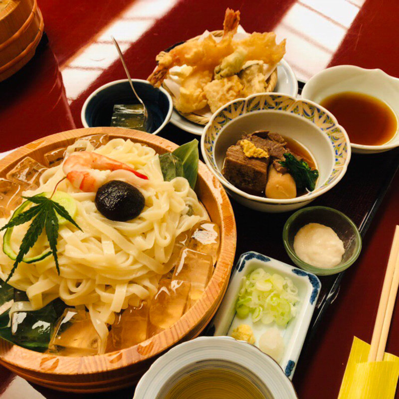 海老天せいろうどん(鳥茶屋 別亭 （とりぢゃや）)