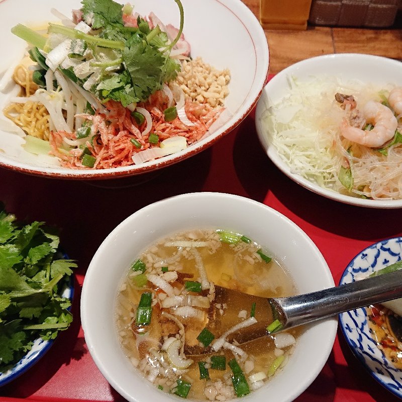 汁なし混ぜそば(中華麺)(バンコク屋台 カオサン )