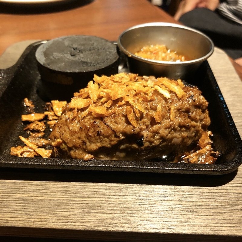 ハンバーグ(炭火とワイン四条fuyacho店)