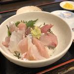海鮮丼(博多魚がし 西側食堂街店)