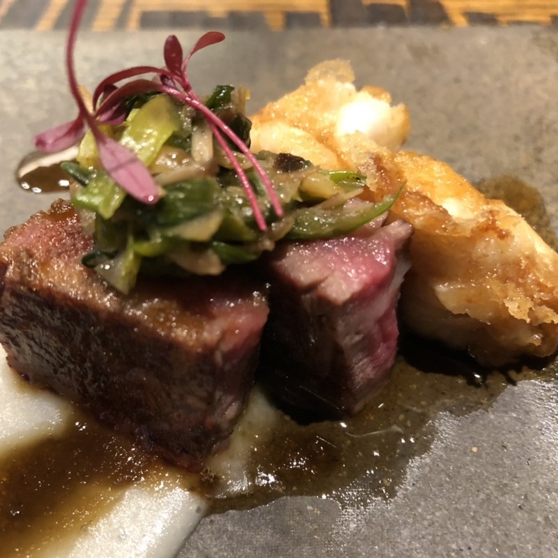 土佐あかうしと白子のグリエ百合根ソース(妻恋坂けい吾)