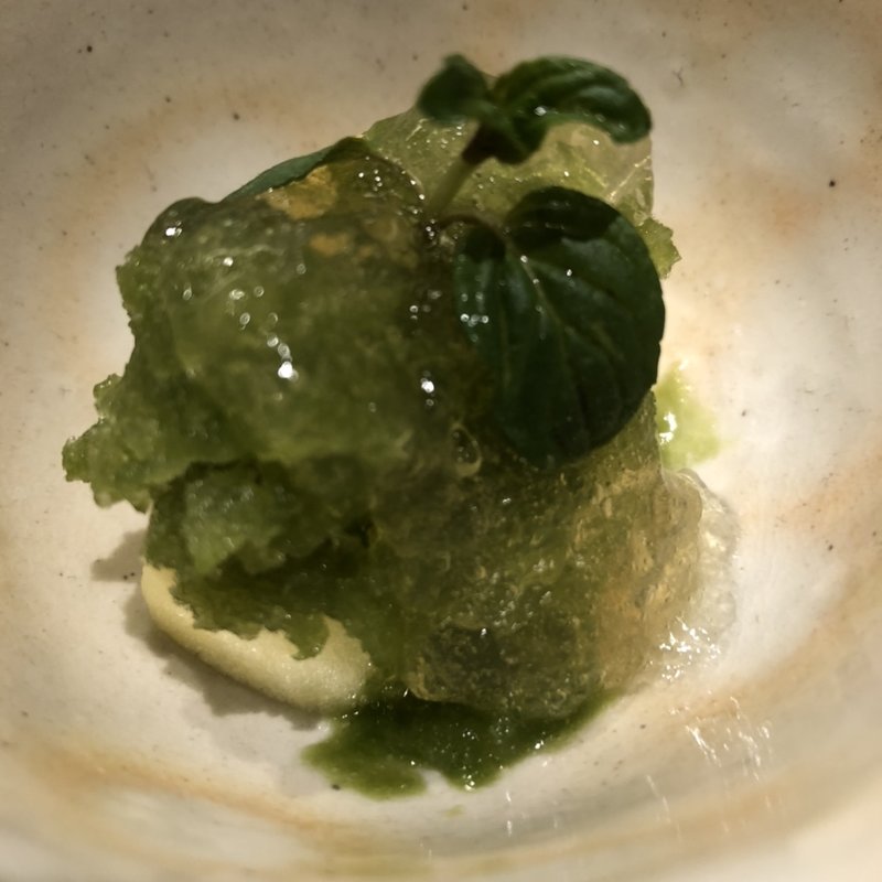 葉にんじんのシャーベットとトマトのジュレ(妻恋坂けい吾)