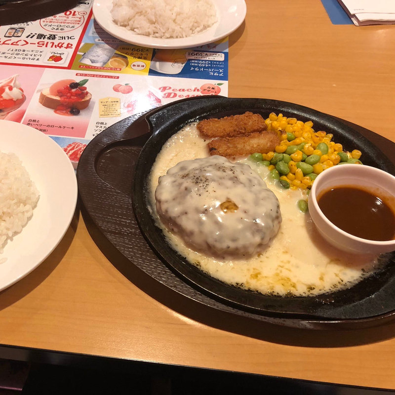 チーズONチーズINハンバーグ(ガスト 十三店)