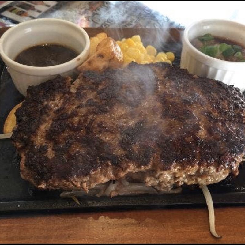 ステーキハンバーグ定食(洋食屋せんごく本郷店)