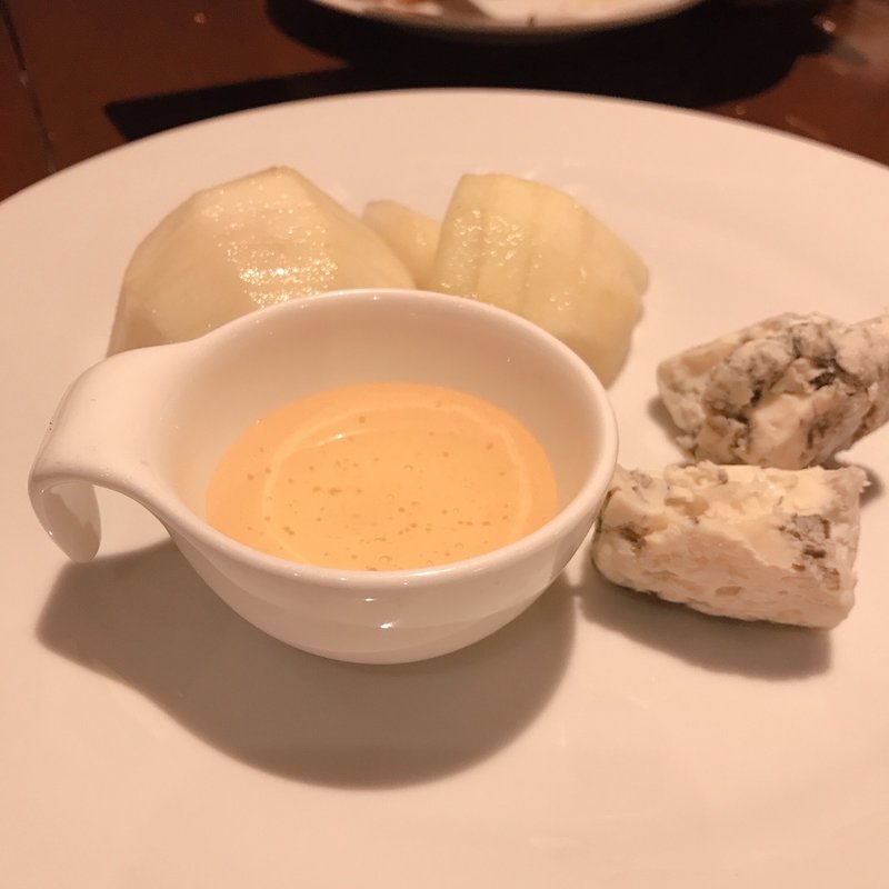 ゴルゴンゾーラと季節のフルーツ(LEGAME)