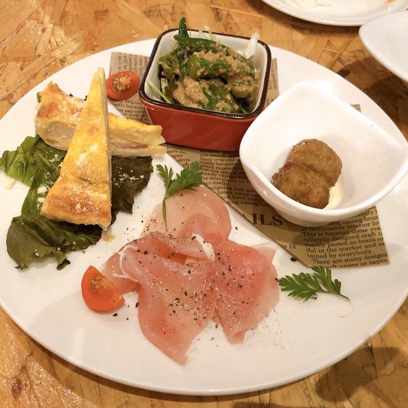 タパス4種盛り(春吉バル Rio)