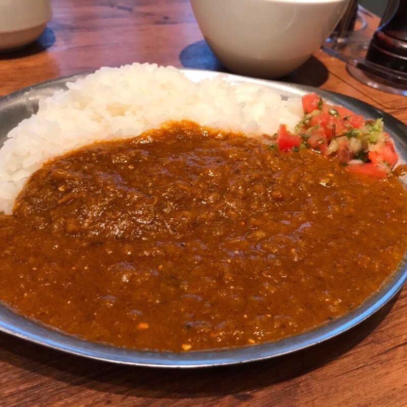 スパイスカレー(肉屋の量売り食堂 听屋　ポンドヤ)