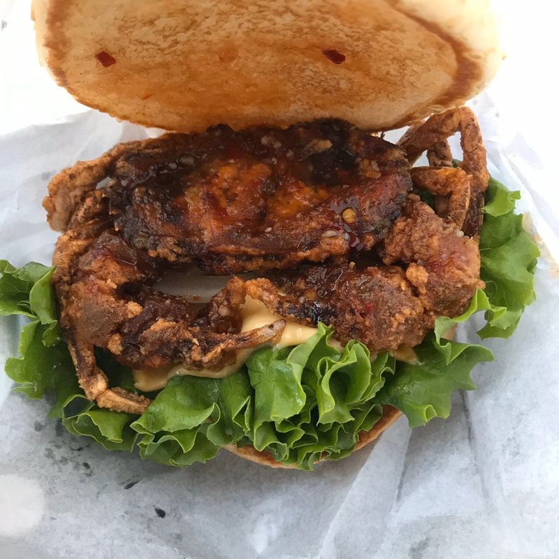 丸ごとカニバーガー(ドムドムハンバーガー 赤羽北本通り店 )