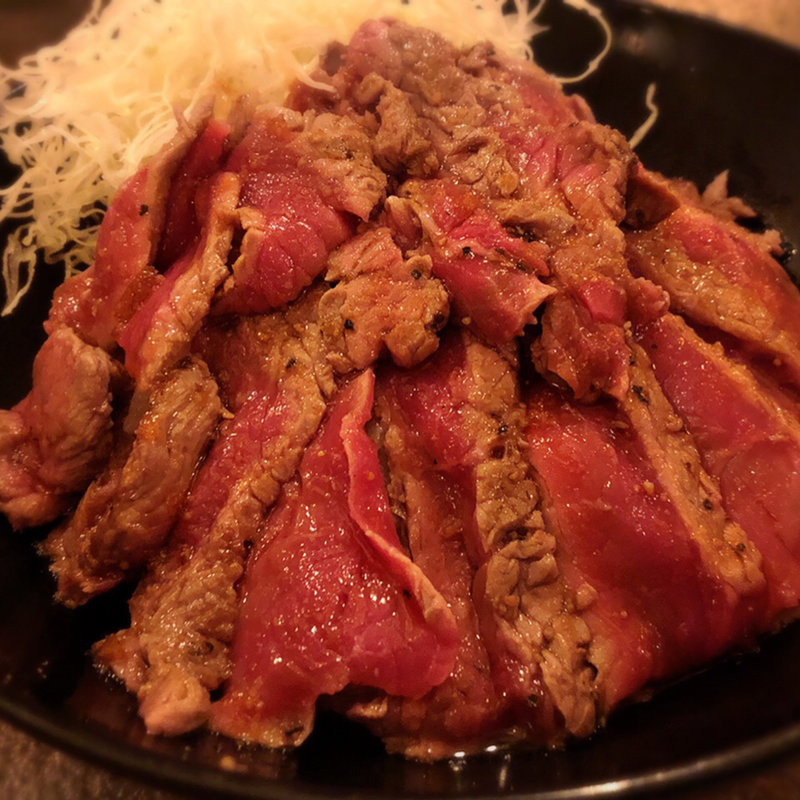 やわらかランプステーキ丼(ザ・旨いもんバル×the 肉丼の店 下北沢店)