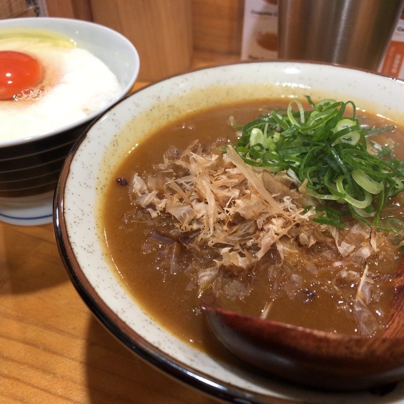 濃厚カレーうどんと月見とろろご飯セット(からみつ屋)