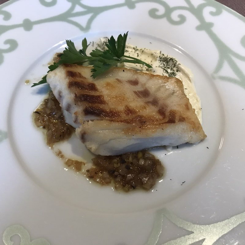 真鯛のソテー　クリームチーズソース(ロゴスキー 銀座 ROGOVSKI)