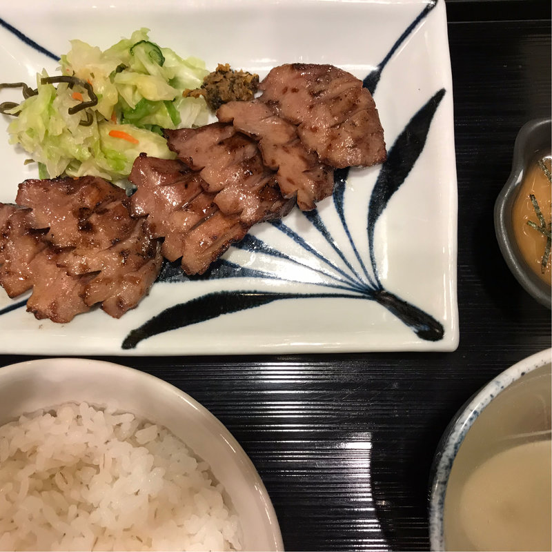 極上厚切りたん焼き定食(牛たん焼き 仙台辺見 新宿パレットビル店)