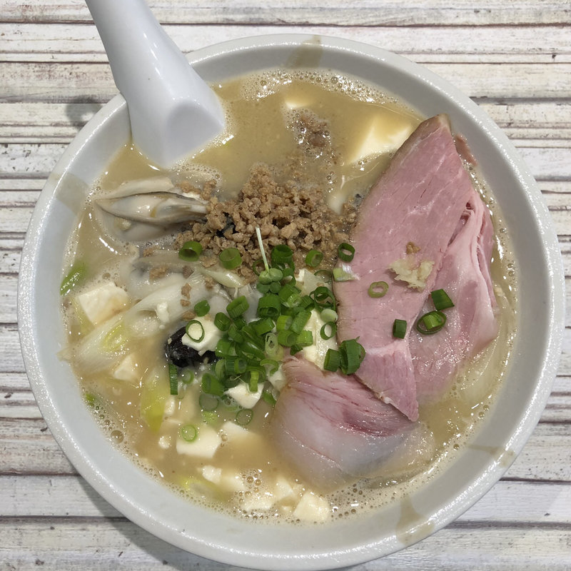 カキと豆腐の味噌らーめん(古民家らーめん春友流)