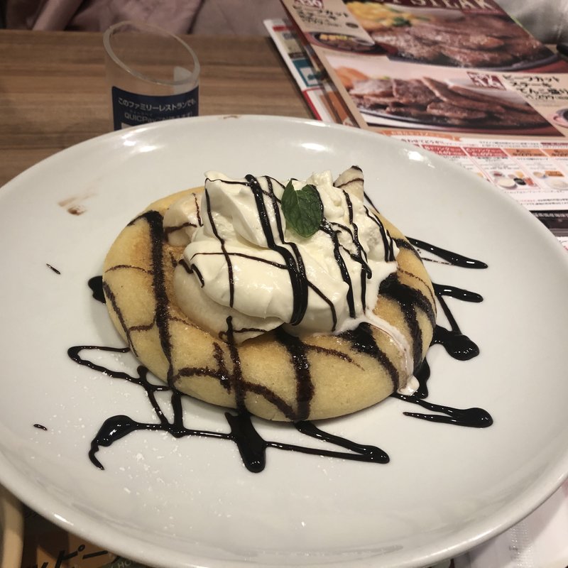 チョコバナナとマスカルポーネのパンケーキ(ガスト)