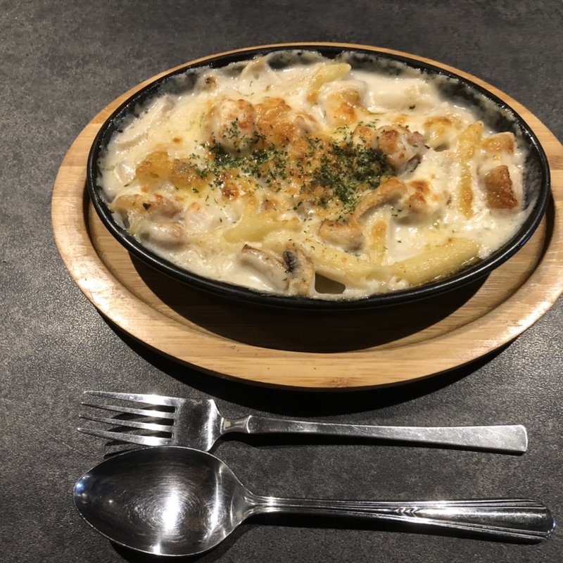  国産ハーブ鶏と木の子のグラタン(グラタンとワインの店Clos)