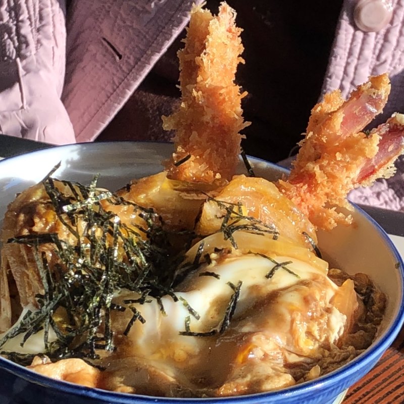 エビフライ丼(ガーデンホテルはやし喫茶部)