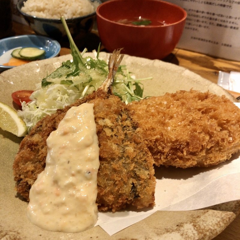 宮城県産三元豚メンチカツと松浦港アジフライ定食(橋の湯食堂)