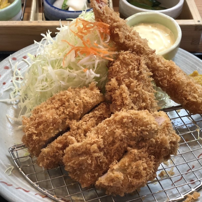 ヒレかつ海老フライランチにカキフライプラス(とんかつ とんQ 守谷ふれあい店 （とんきゅう）)