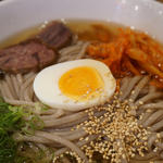 冷麺(手のべ冷麺専門店 六盛(ろくせい) 本店)