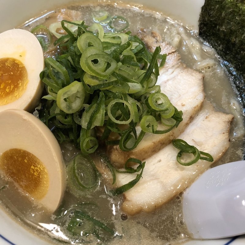 三くにぼ　味玉トッピング(別邸三く 豚骨らーめん真真)