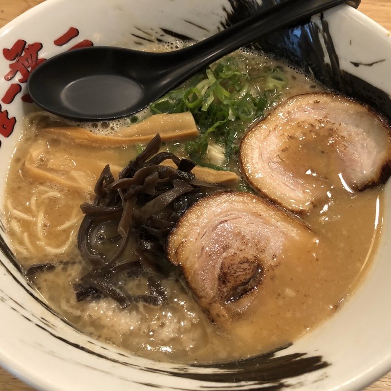 醤油とんこつらーめん(本格らーめん 唯一無二)