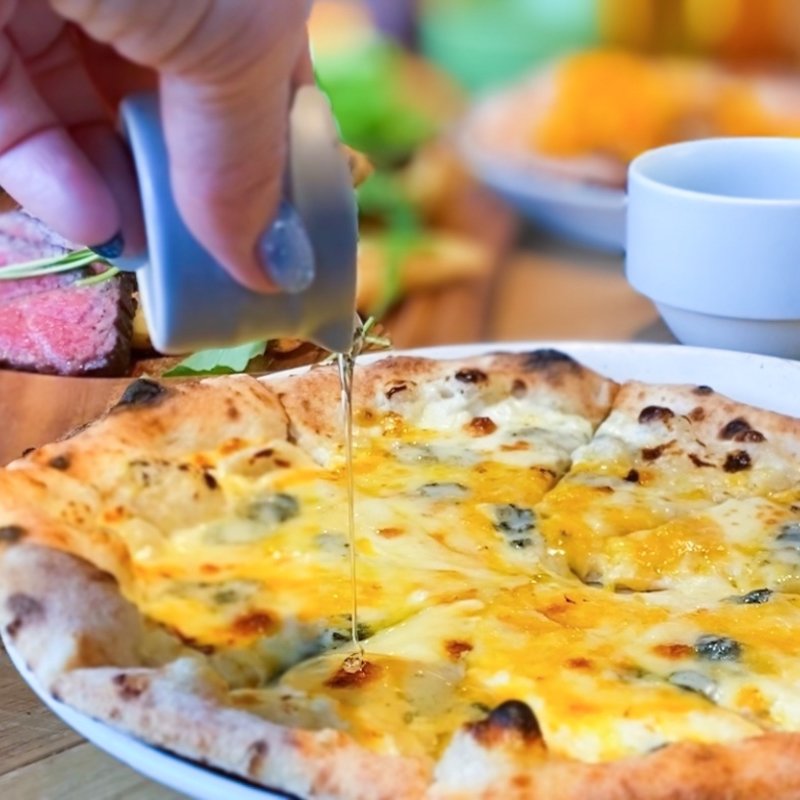 クワトロフォルマッジョ(薪窯 PIZZA・CAFE NORTH GARDEN 万博公園店)