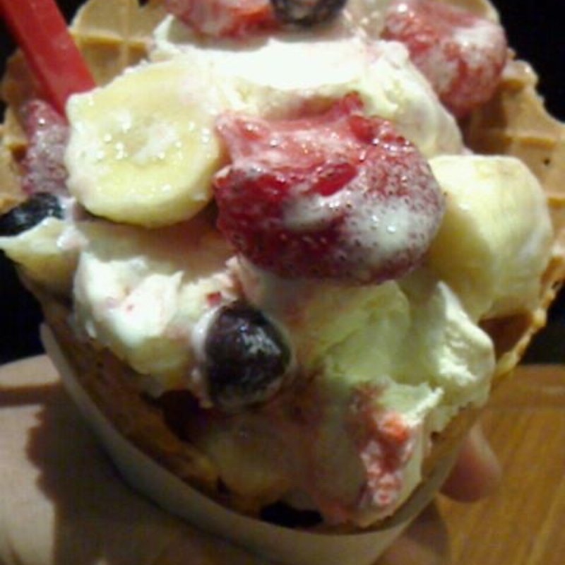 フルーツバナナボート(コールド・ストーン・クリーマリー 札幌パセオ店 （coldstone）)