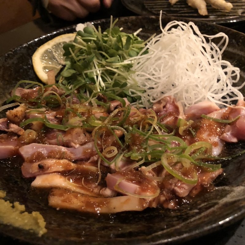 鶏肉タタキのゆずポン酢(ラーメン居酒屋 稀鳥屋)