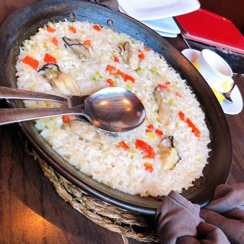 牡蠣のパエリア(BAR de ESPANA Muy 丸の内店)