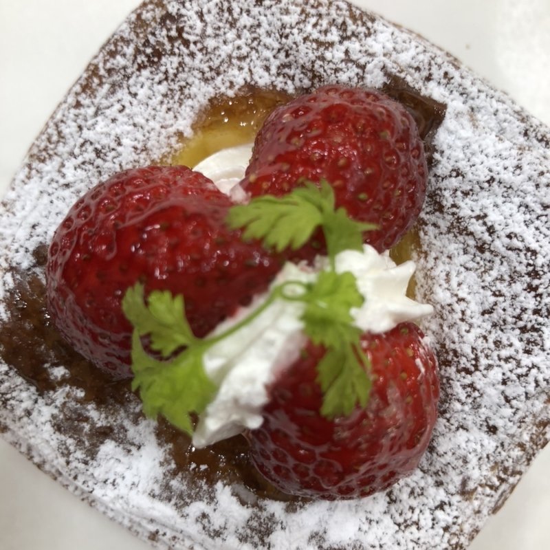 いちごデニッシュ(キャパトル ミナーラ店)