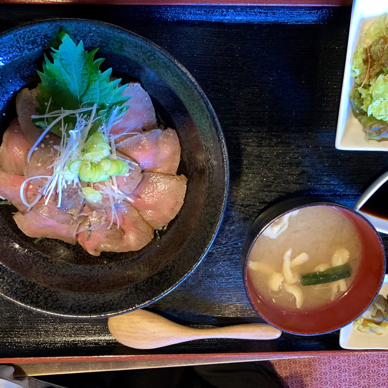 近江牛ローストビーフ丼(近江や （おうみや）)