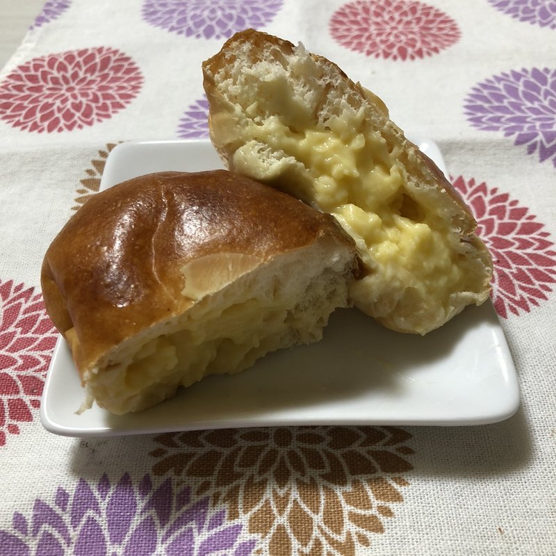 こだわり卵のクリームパン(ブーランジェリー  カラン 豊中本町店)