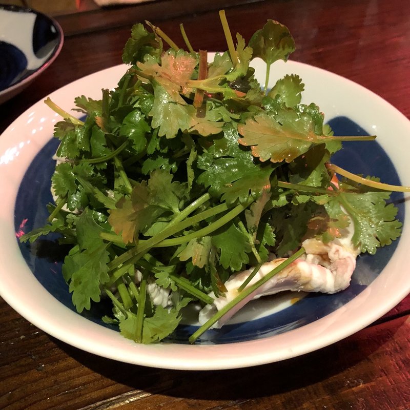 パクチー豚ばらミニサラダ(路地裏チャイニーズ 有馬)