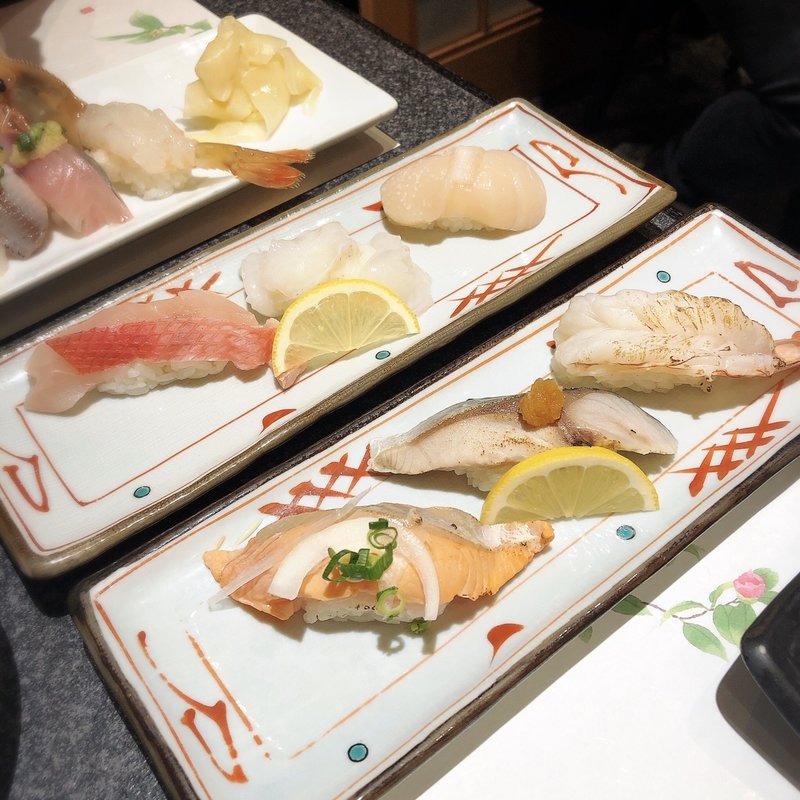 炙り握り3貫セット、塩レモン握り3貫セット(すしざんまい 匠銀座6丁目店)