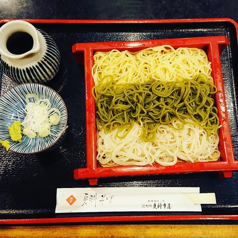 三色蕎麦(芝大門 更科布屋 本店 （さらしなぬのや）)