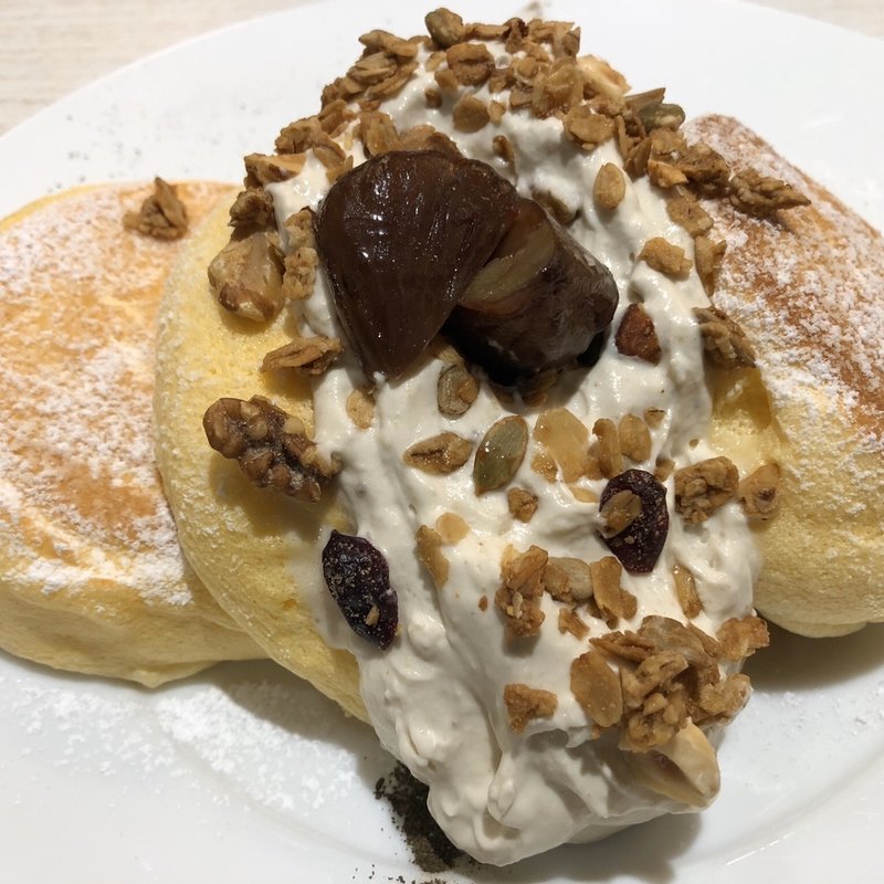 和栗のモンブランクリームパンケーキ(幸せのパンケーキ 銀座店)