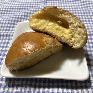 クリームパン(ゴジュウニチョウメベーカリー)