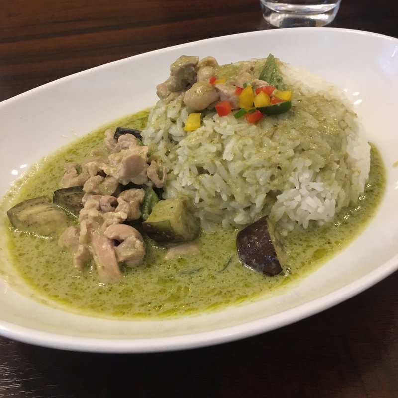 ゲーン・キアオ・ワーン・ガイ(鶏肉のグリーンカレー)(サイアムガーデン)