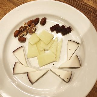 スペイン産チーズ3種盛(Sarten（サルテン）)