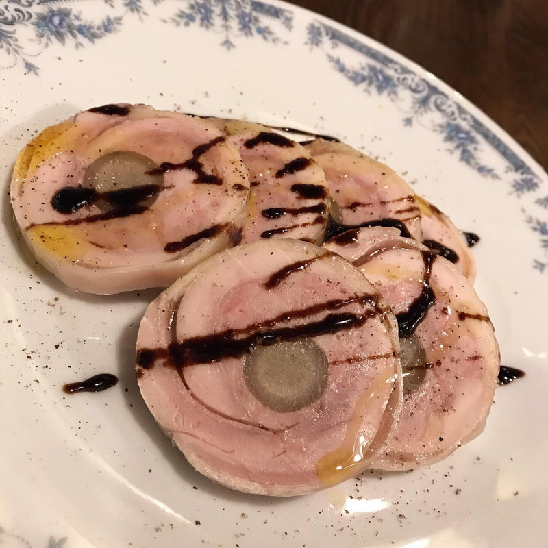 大山鶏もも肉と牛蒡のガランティーナ(FABBRO)