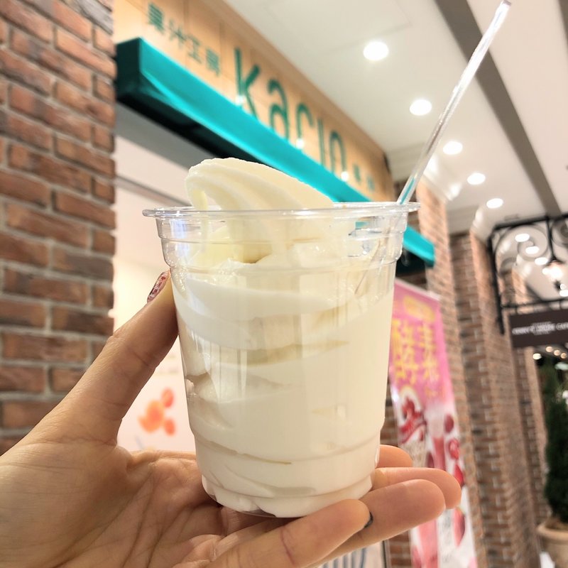 北海道よつ葉ソフトクリーム　バニラソフト(果汁工房果琳 サンシャインシティアルパ店)