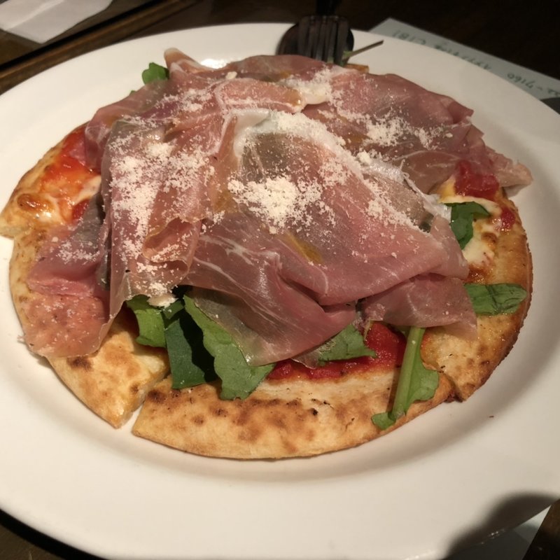 生ハムとルッコラ(イタリア料理 CIBI)