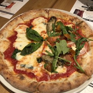 マルゲリータ、牡蠣とカラスミのピザ(ビッレリア&ピッツェリア ルーチェ （LUCE）)