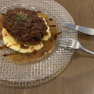 ふんわりハンバーグ　シャリアピソース(大衆肉ビストロ Ｍｅａｔ ＵＲＡＮＯ)