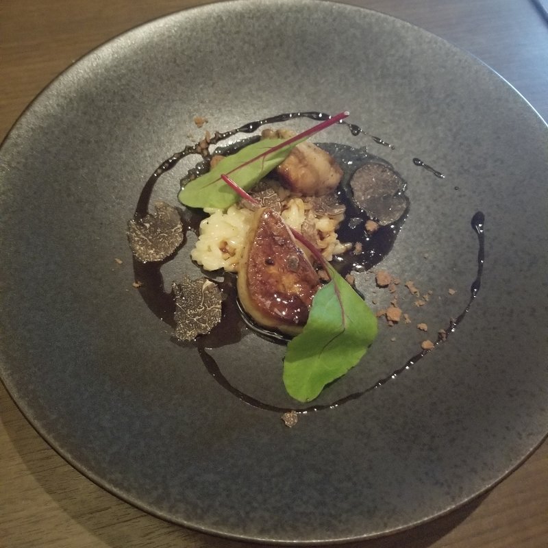 フォアグラのポワレとキノコのリゾット ペリグーソース(カフェ＆ダイニング ゼルコヴァ)