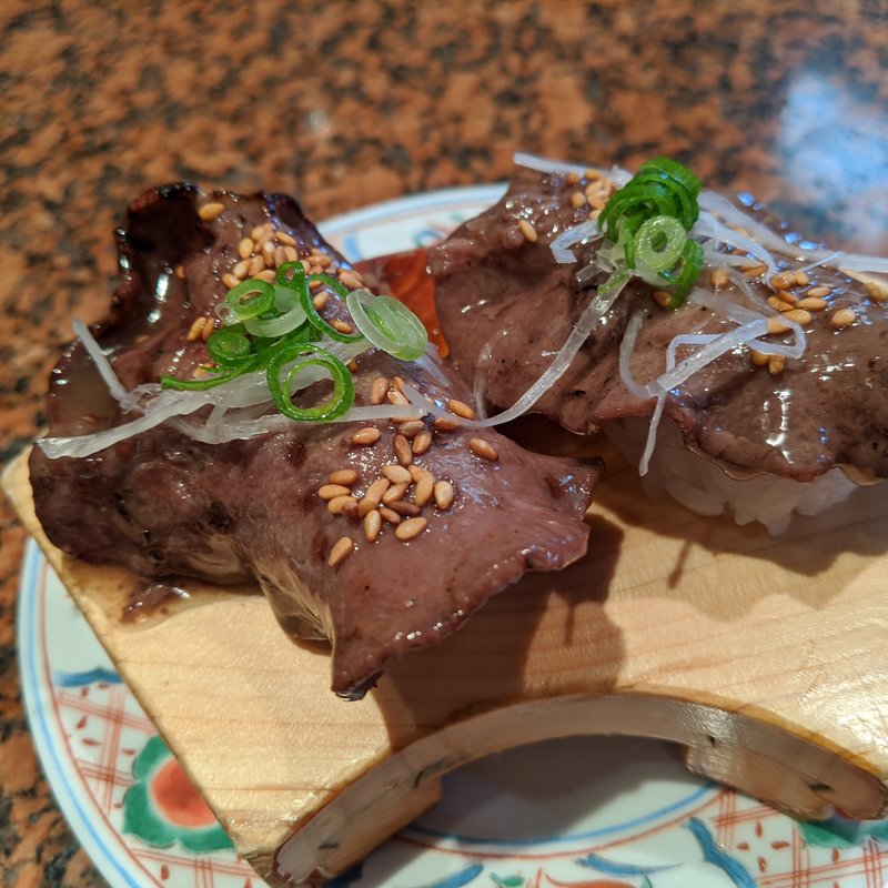 牛タン握り(すし弁慶 道笑町店 )